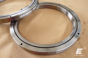crossed-roller-bearings-precision