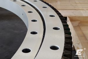 DREHVERBINDUNGEN-slewing-rings-ralle-di-rotazione-evolmec-опорно-поворотные-устройства-coronas-giratorias-inner-outer-hardened-gear-001