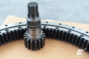 DREHVERBINDUNGEN-slewing-rings-ralle-di-rotazione-evolmec-опорно-поворотные-устройства-coronas-giratorias-inner-outer-hardened-gear-004