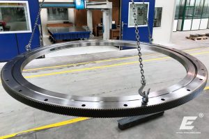 DREHVERBINDUNGEN-slewing-rings-ralle-di-rotazione-evolmec-опорно-поворотные-устройства-coronas-giratorias-inner-outer-hardened-gear-007