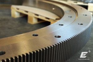 DREHVERBINDUNGEN-slewing-rings-ralle-di-rotazione-evolmec-опорно-поворотные-устройства-coronas-giratorias-inner-outer-hardened-gear-010