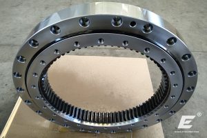 DREHVERBINDUNGEN-slewing-rings-ralle-di-rotazione-evolmec-опорно-поворотные-устройства-coronas-giratorias-inner-outer-hardened-gear-011