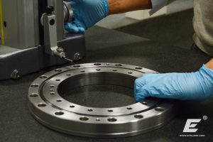 bearing-cuscinetti-testing-controllo-qualita-quality-control-precision-prazisions-lager-прецизионные-подшипники-014