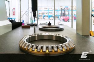 spherical-roller-bearings-cuscinetti-orientabili-rulli-botte-pendelrollenlager-large-size-сферические-роликоподшипники-005