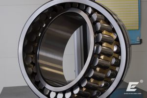 spherical-roller-bearings-cuscinetti-orientabili-rulli-botte-pendelrollenlager-large-size-сферические-роликоподшипники-015