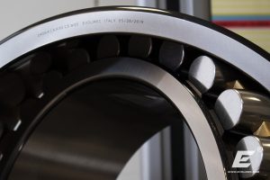 spherical-roller-bearings-cuscinetti-orientabili-rulli-botte-pendelrollenlager-large-size-сферические-роликоподшипники-016